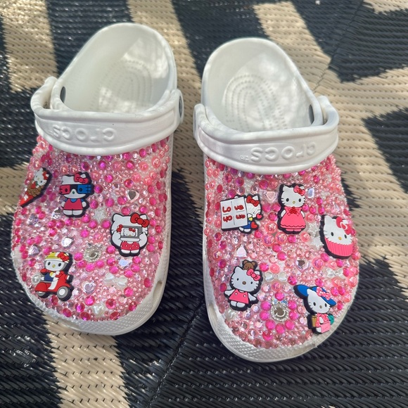 Hello Kitty Custom Crocs 💗💓💕 - Picture 5 of 5